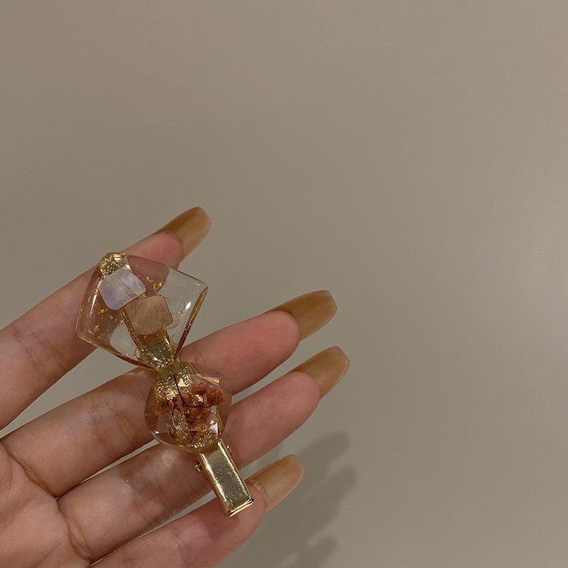 Crystal-Cut Acrylic Bobby Pins: Transparent Diamond Hair Clips for Autumn/Winter - Stylish Korean Accessories
