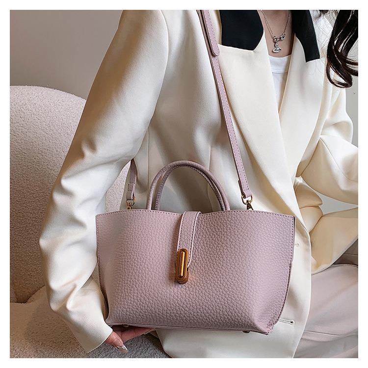 Vysoce kvalitní dámská taška přes rameno Pu Leather Módní návrhářka Dámská Luxusní dámská kabelka Crossbody s velkou kapacitou