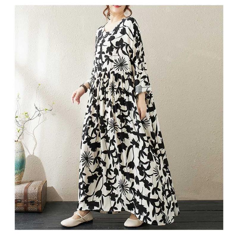 Round Neck Long Sleeve Loose Literary Vacation Style Dress