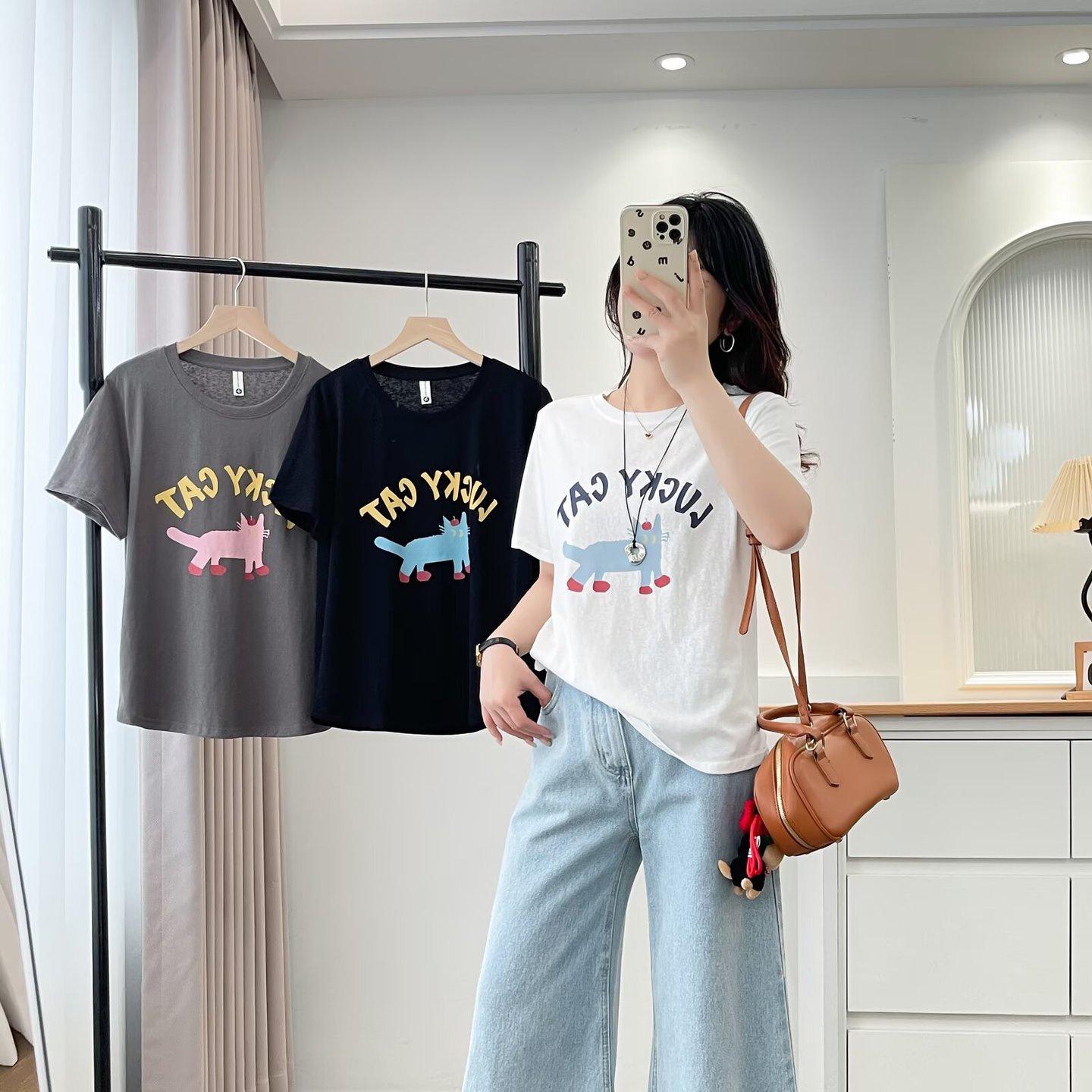 

2025 Women s Plus Size Snowflake Cotton T-shirt - Short Sleeve, Printed, Casual Fashion Top XL білий