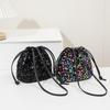 Borsa a secchiello monospalla con paillettes e coulisse: Borsa a tracolla versatile 2026 per donna - Alla moda, leggera, di lusso.
