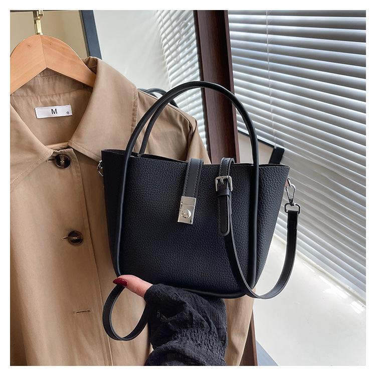 

Корейская мода персонализированная портативная сумка-ведро женская 2025 лето новая темпераментная элегантная с узором личи на плечо сумка-мессенджер