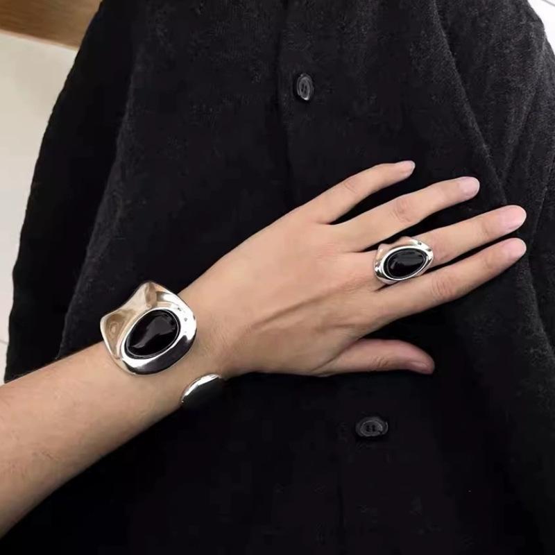 Niche High-End Cold Wind Irregular Copper Plated Platinum Inlaid Black Agate Ring, Unique Personality Trend Ring