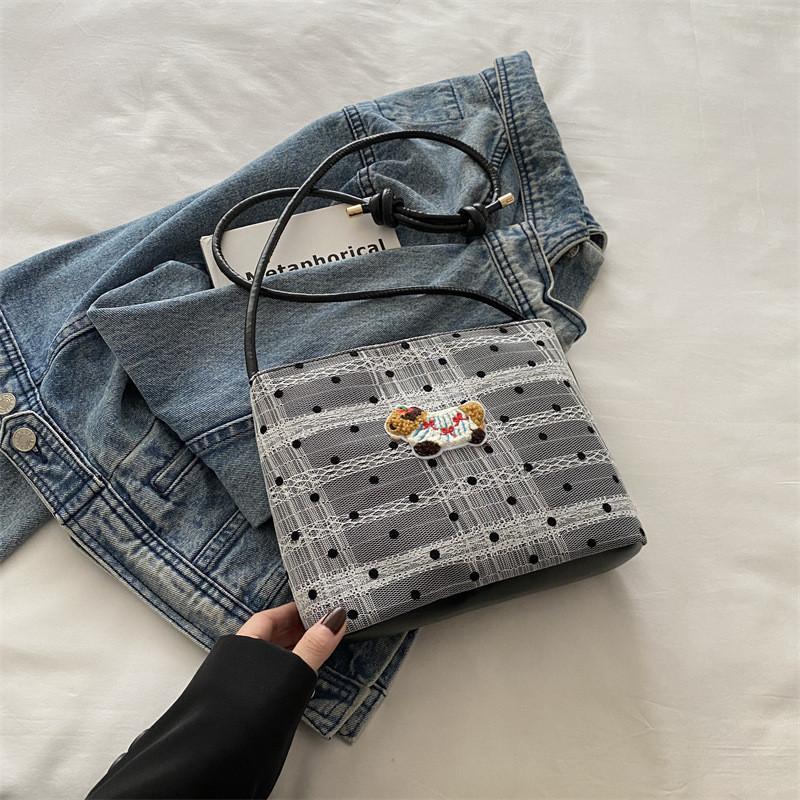 Trendy Street Style New Fashionable Small Tote Bag With Soft Structure And Beautiful Design чёрный