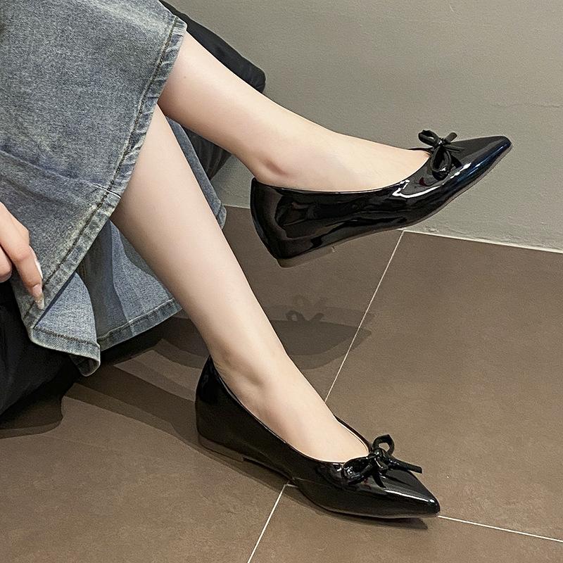 French Inner Height Increase Pointed Tip Shallow Mouth Single Shoes Women's 2025 Spring and Autumn New Bow Commuter Versatile Mary Jane Ladyshoes