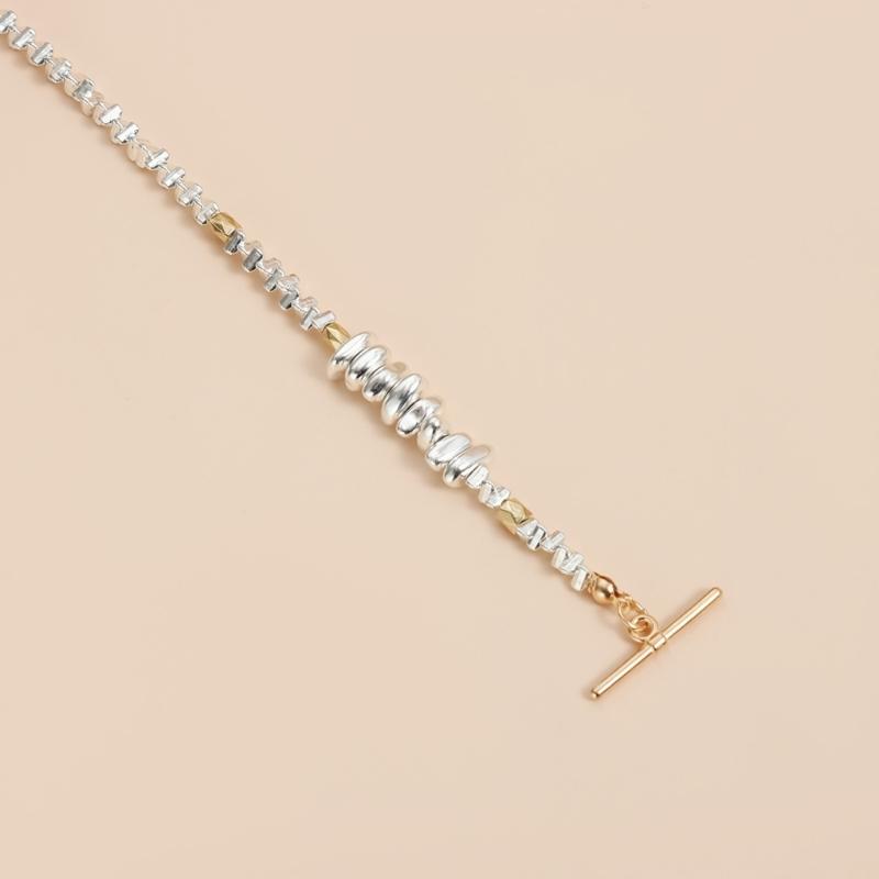 Alloy Crafted Crystals Flower Pendant Necklace with Adjustable Chain for Comfortable and Sophisticated Styles
