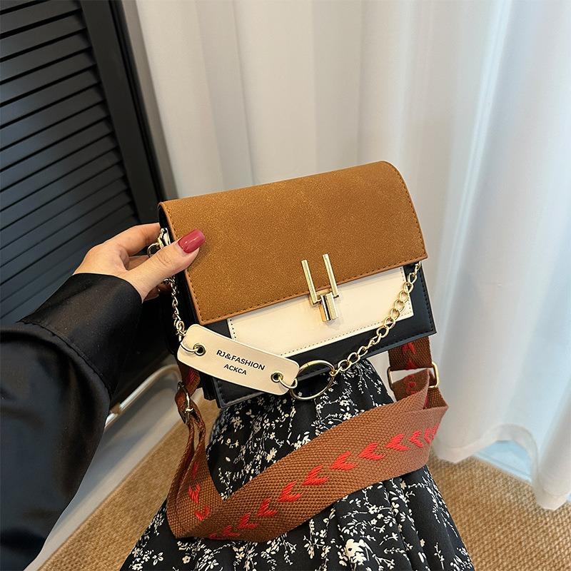 Commuter shoulder bag casual personality simple retro small bag fashionable small square bag beautiful messenger bag