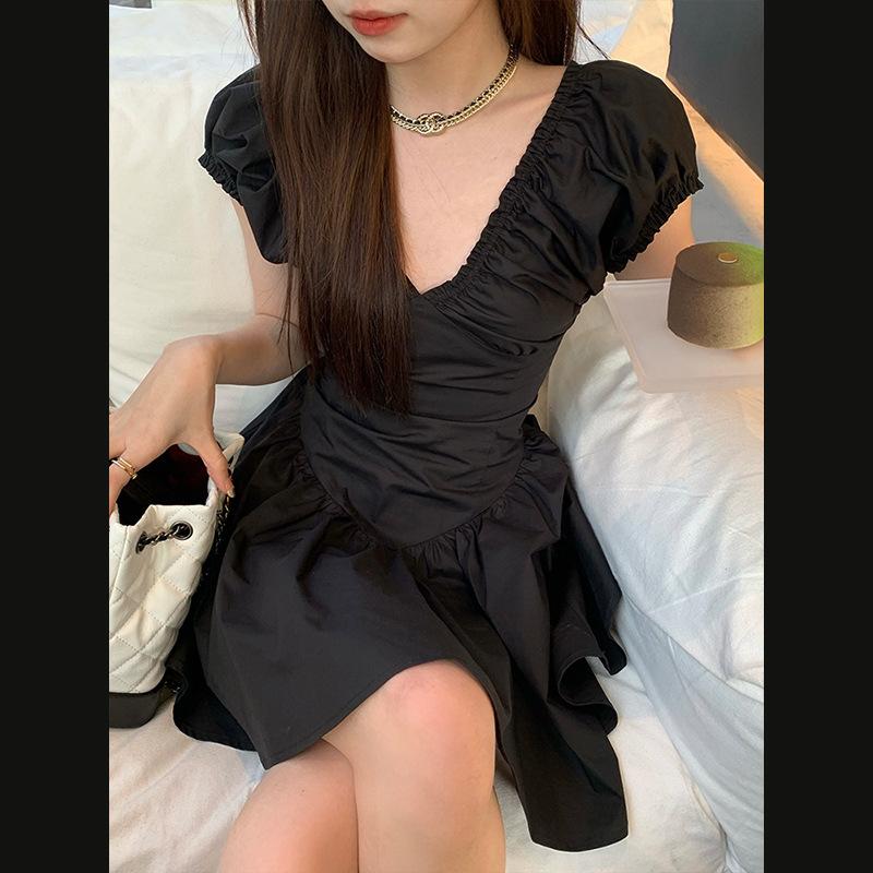 Spring high-end versatile short skirt high-end fashion dress women s design feeling waist and thin A-shaped skirt S