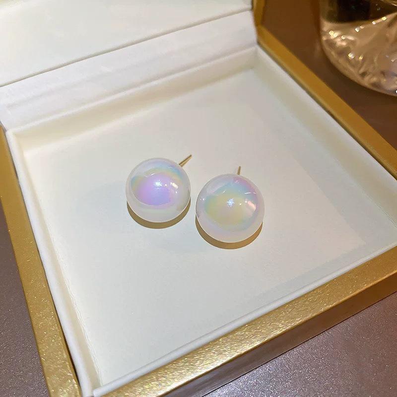 Korean Luxury Mermaid Pearl Earrings: Elegant, High-End, and Versatile Statement Ear Buckles