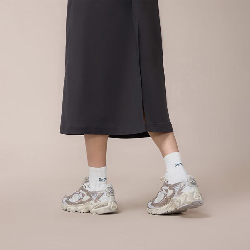 New Balance 725 Series Lifestyle Sneakers