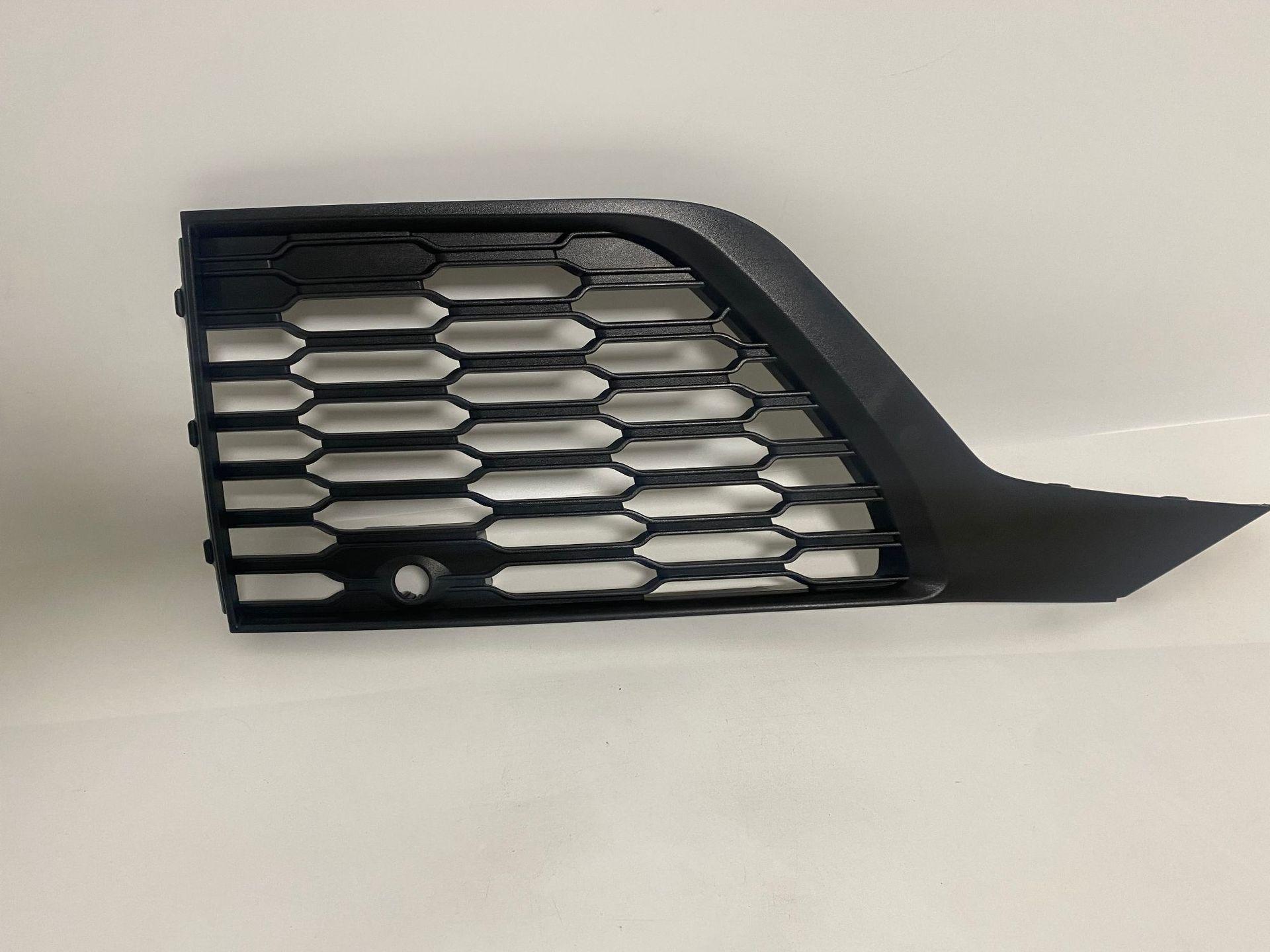 Fits Q7 Fog Light Frame 2020-2023 Models, Bumper Net Included