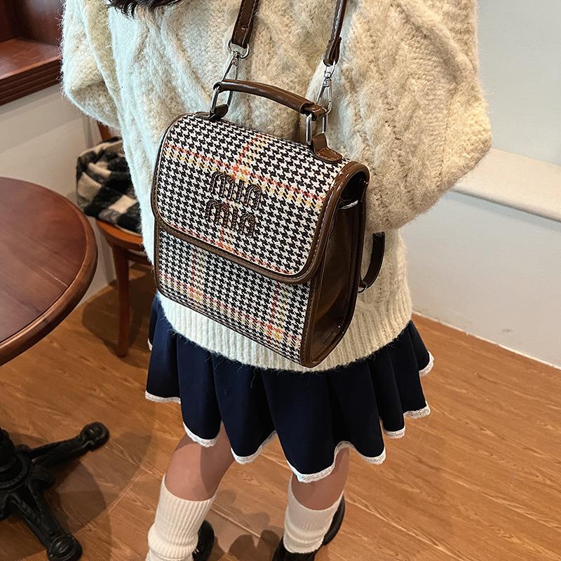 

2025 new woolen plaid canvas backpack women s high-end sense niche underarm shoulder bag large-capacity backpack tide 20*9*20 коричневый