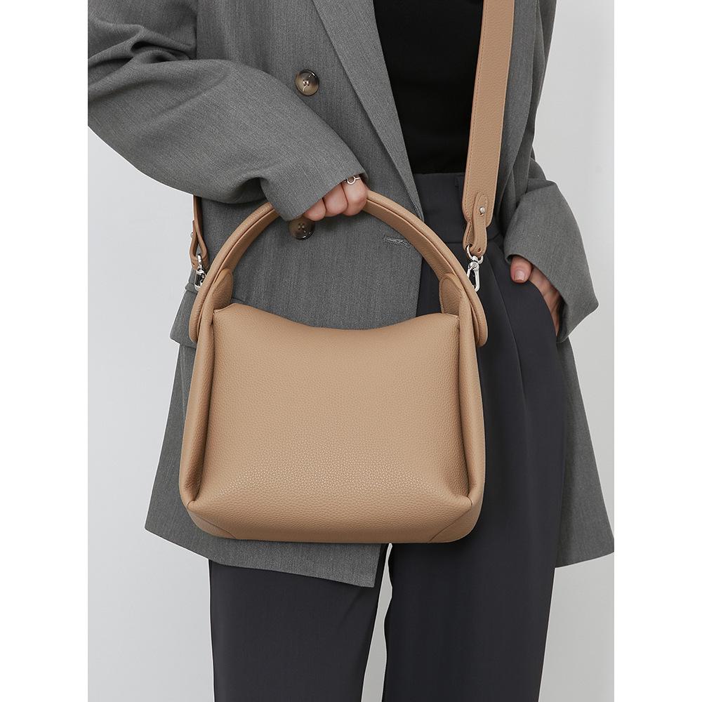 Khaki Soft Cigarette Case Bag - Large Capacity, Summer-Ready, Commuter-Friendly, Handheld & Crossbody Women's Fashion.