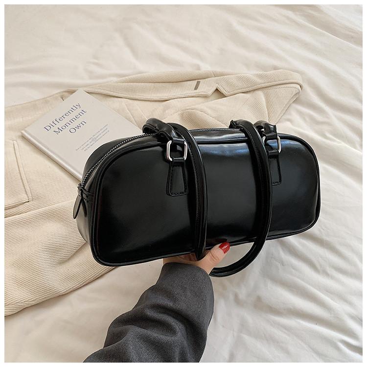 Boston Bag Large Capacity 2024 New Handbag Single Shoulder Bag Women's Versatile Pillow Bag Urban Minimalist Style
