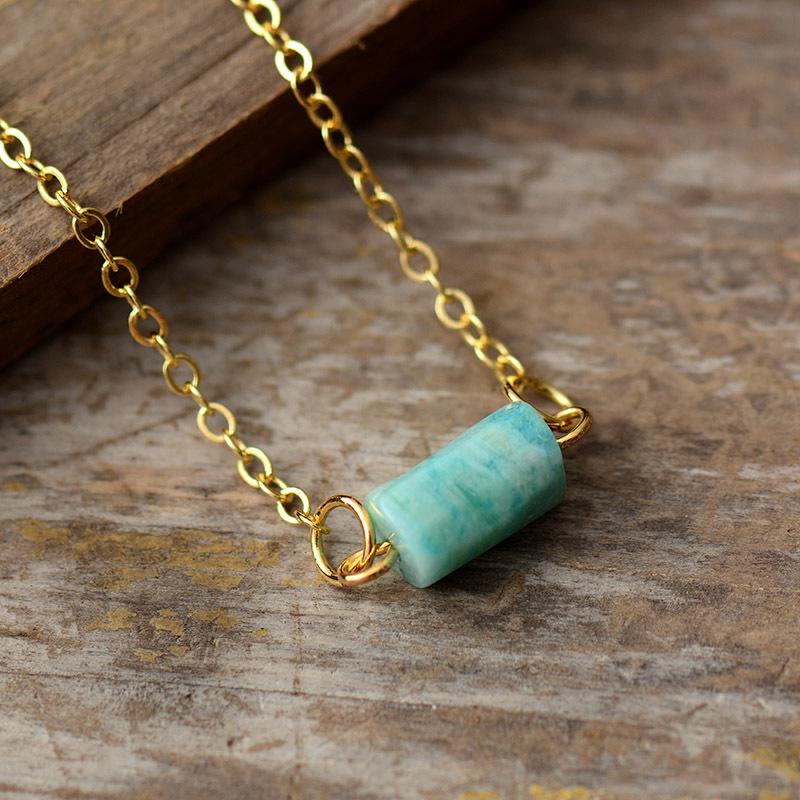 

High Quality Natural Stone Simple Fashion French Hexagonal Column Pendant Necklace Popular Jewelry Crystal Jewelry
