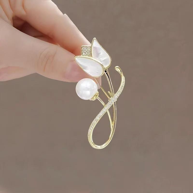 Elegant Mother-of-Pearl Tulip Brooch for Women - High-End, Single-Piece Design