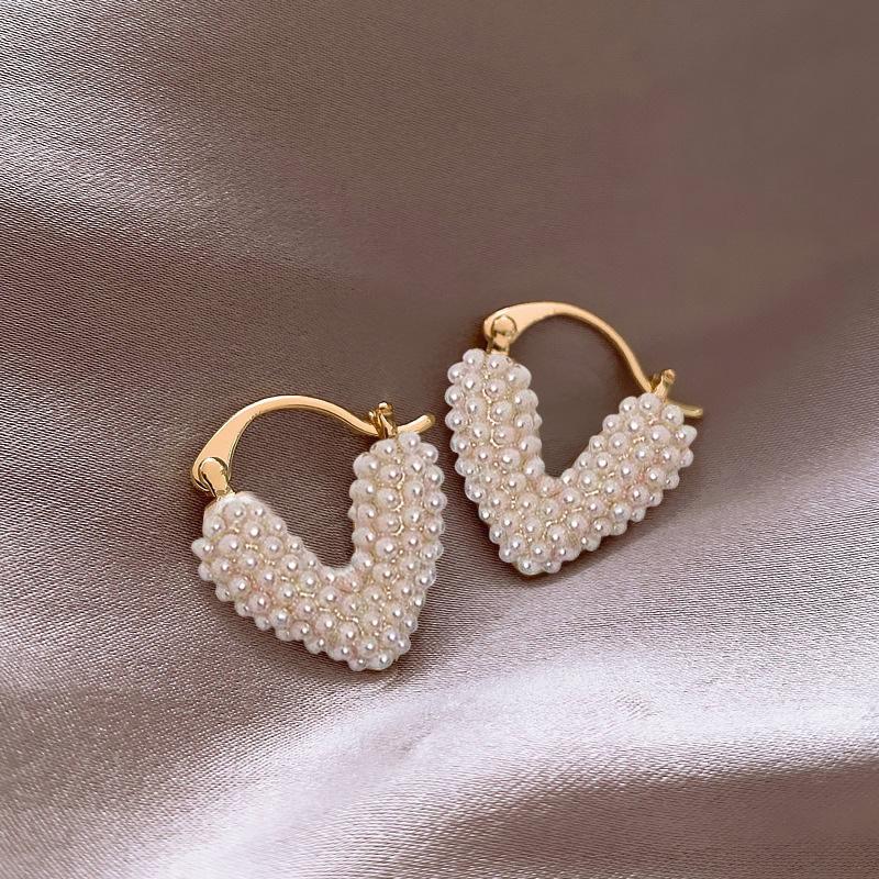 Trendy Pearl Heart Earrings: High-End Fashion, Versatile and Stylish Accessories for Women