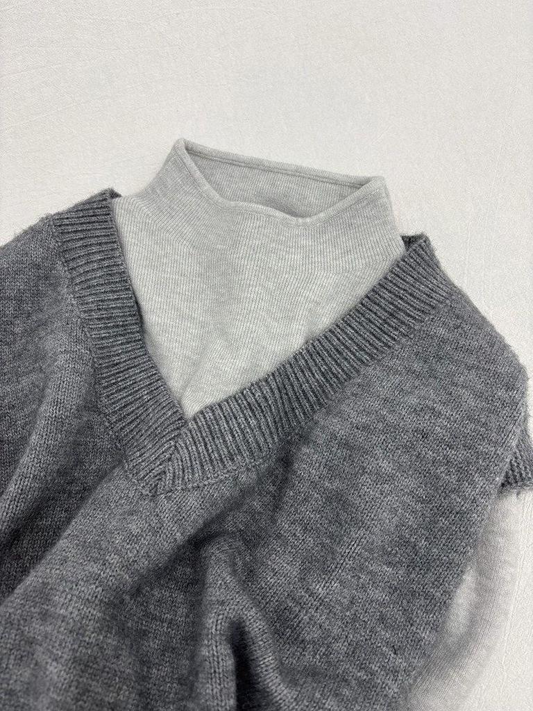 Women's Elegant Semi-High Neck Soft Knitted Pullover Sweater for Autumn and Winter