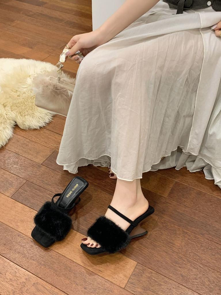 In the autumn and winter of 2025, the new European and American wedges with French square head open-toed fluffy slippers are worn outside women's sh