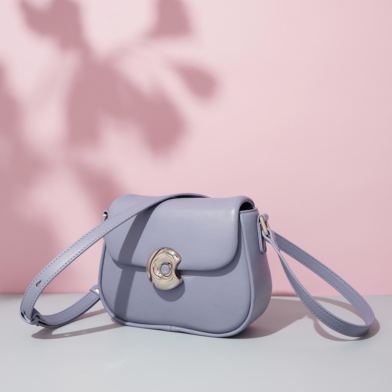 

New Leather Messenger Popular Bag Niche Texture Shoulder Bag Commuting Versatile Mobile Phone Messenger Bag