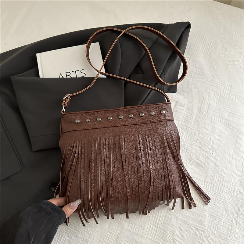 Tassel Rivet Large-capacity Bag Women's New Women's Bag Simple and Popular Women's Shoulder Bag Simple Messenger Bag