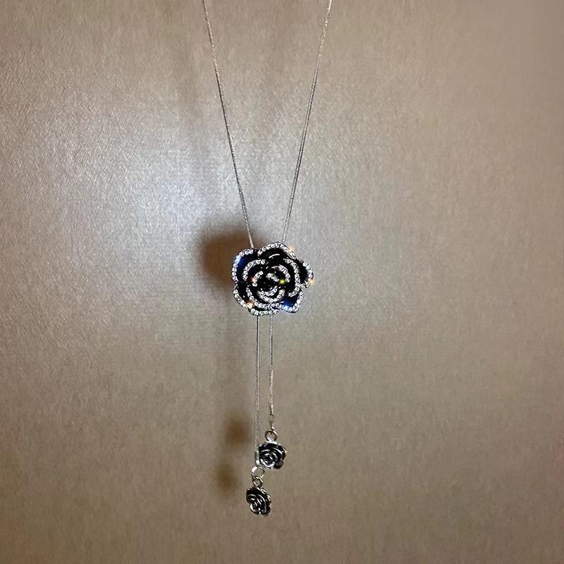 Fashion Black Rose Flower Long Necklace Sweater Chain Metal Crystal Pendant Necklaces Adjusted