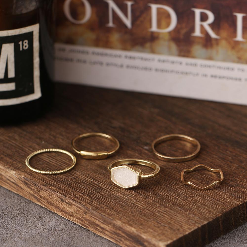 Ułożony pięcioczęściowy pierścionek Trzyczęściowy pierścionek z osobowością zimnego wiatru Pierścień w stylu punkowym Modny, neutralny trend