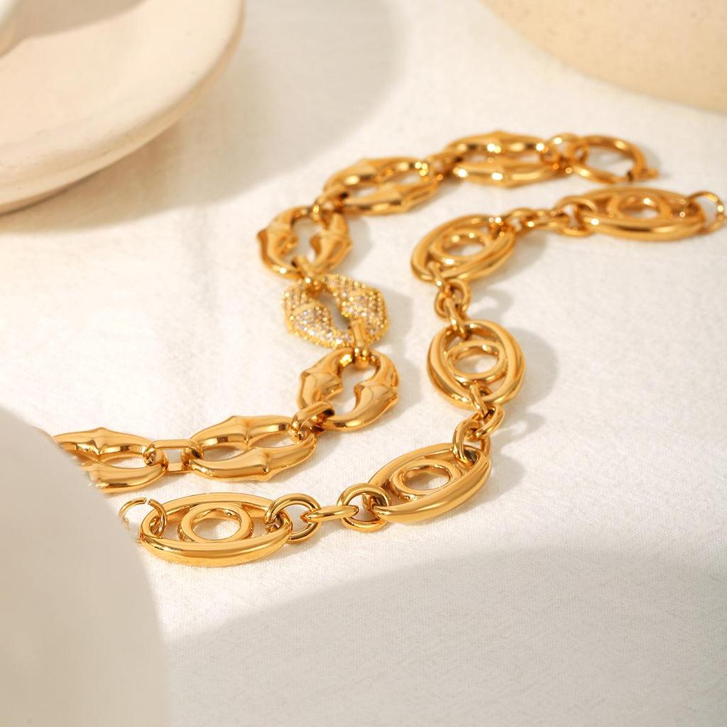 18k Gold-Plated Titanium Steel Bracelet - Elegant, Non-Fading Jewelry for Women