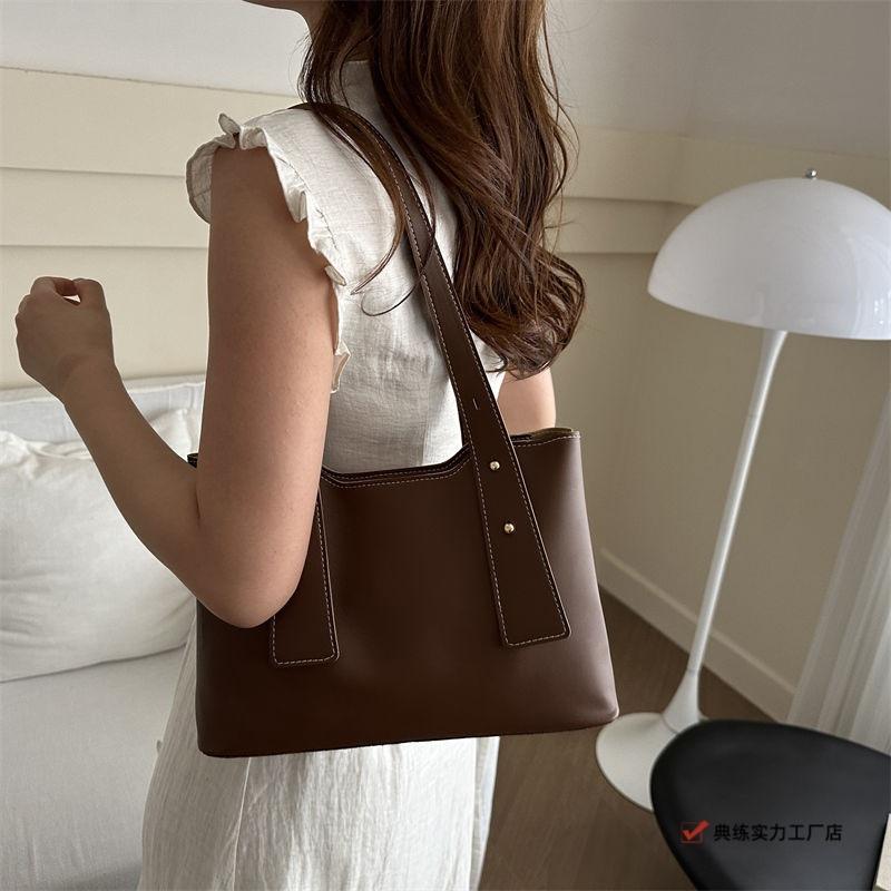 Commuter bag women's new trendy large-capacity office worker tote bag high-end niche texture portable shoulder bag
