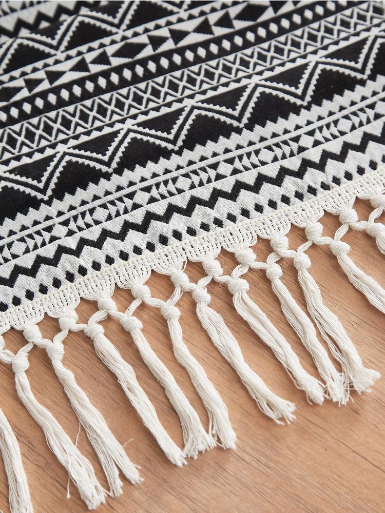 Măsuță de cafea americană Model cu culori contrastante Față de masă vopsită cu fir Ciucuri ondulați alb-negru Prosop de masă țesut