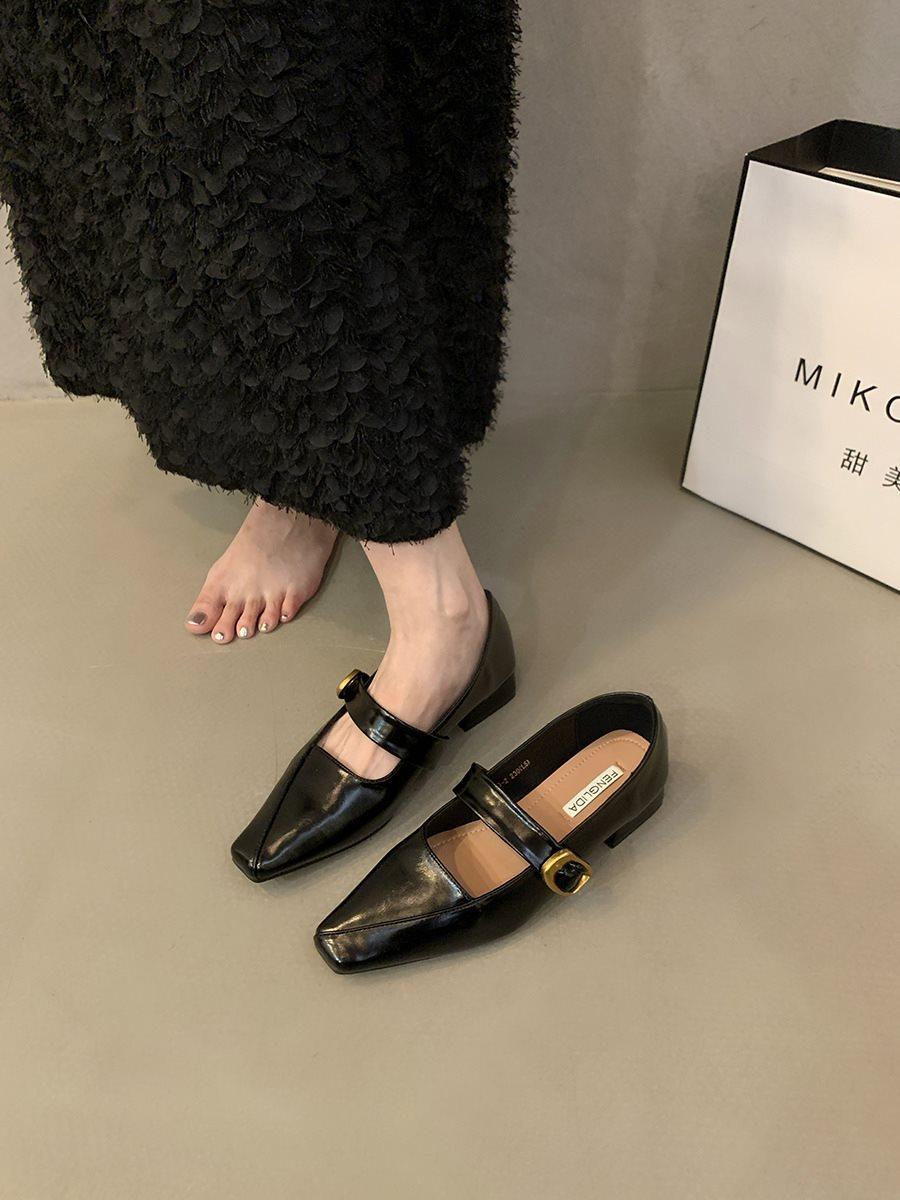 

French retro temperament late autumn shallow mouth single shoes fairy fairy new heel 2025 late Mary Jane shoes Korean version low 39