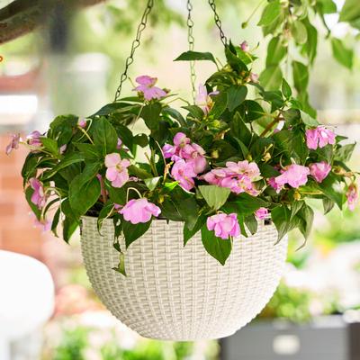 Hanging Imitation Wicker Flower Pot, Resin Material, Creative Design, Hanging Basket for Indoor and Outdoor Home Decor