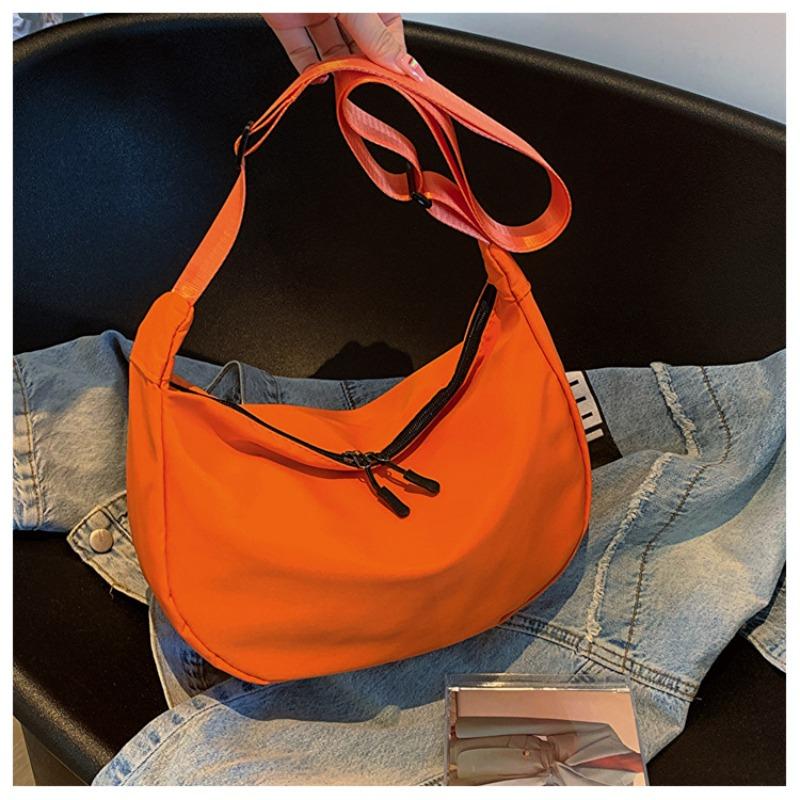 Bag women's new spring and summer tide large-capacity messenger bag casual and lightweight Oxford cloth simple dumpling bag