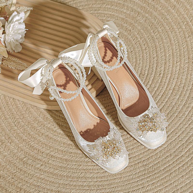 Square head high heels thick heel red wedding shoes pearl one-word strap middle heel Mary Jane shoes French bridesmaid shoes without tiring feet