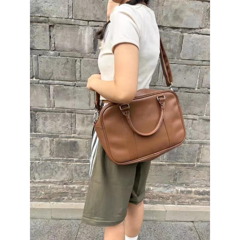 Spring Simple and Fashionable Large-capacity Single-shoulder Crossbody Handbag, Versatile Boston Bag for Commuting