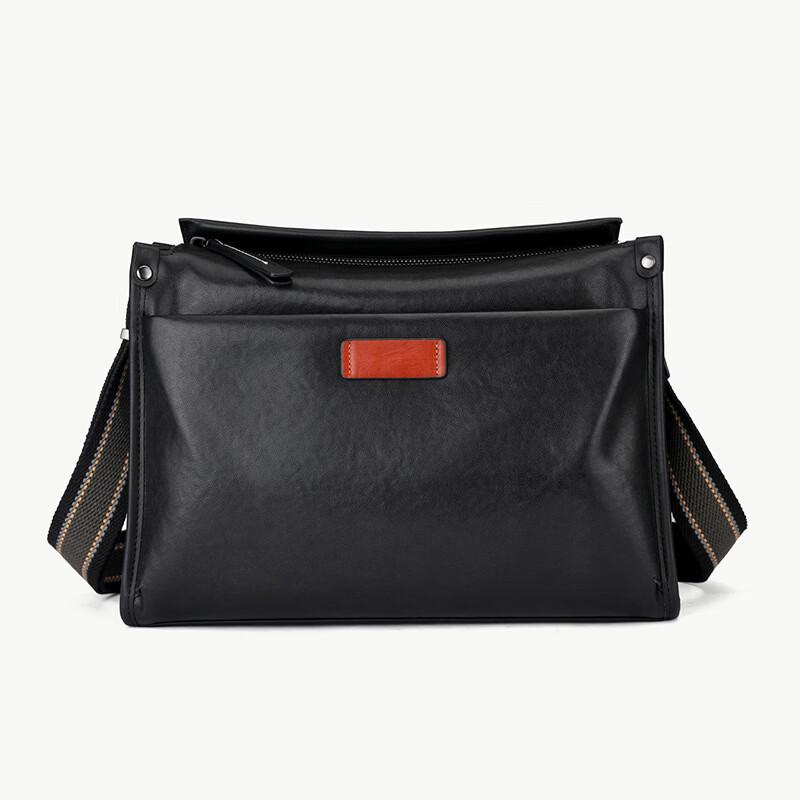 

Schwarz Etienne Men s Genuine Leather Shoulder Bag