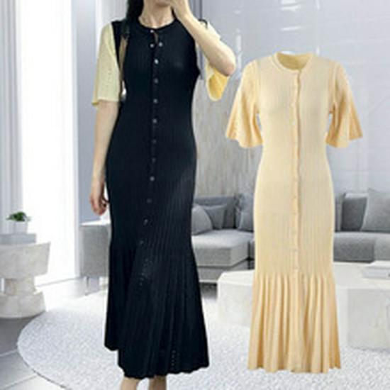 2025 Summer Korean V-neck Short-sleeve Knit Dress - Cinched Waist & Elegant Style