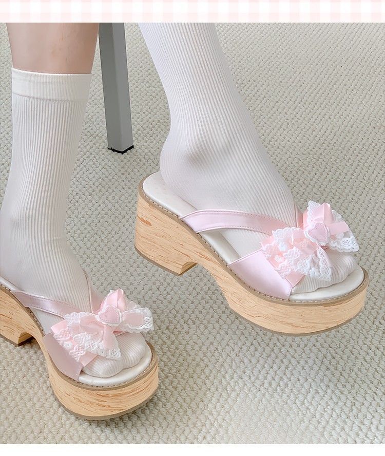 

Босоножки-сабо на толстом каблуке с бантом под дерево 40