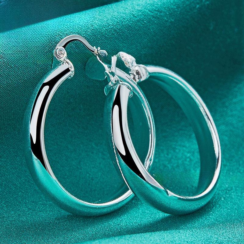 1 Pair of Wide Edged Smooth Circular Earrings, Simple Retro Style, Suitable for Daily Wear and Gift Giving, Perfect for Mother's Day