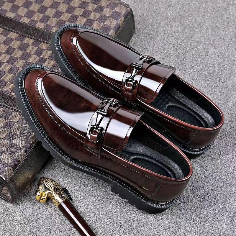 Large size men's shoes casual leather shoes men's 2025 spring new leather lazy one-pedal breathable loafers