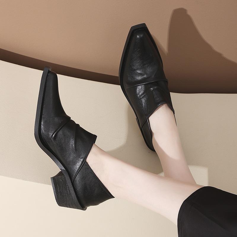 Small Leather Shoes Black New Square Head Pleated Wizard Shoes Washed Soft Leather Thick Heel Deep Mouth Single Shoes