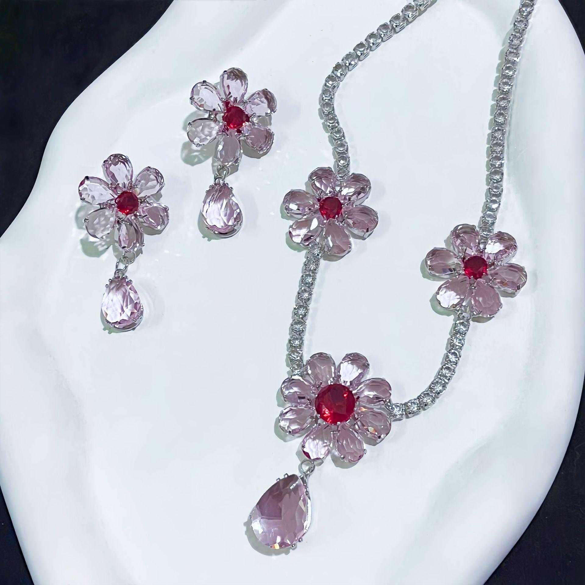 European & American Zirconia Flower Necklace Set - Luxury Cold Style Clavicle Chain Jewelry