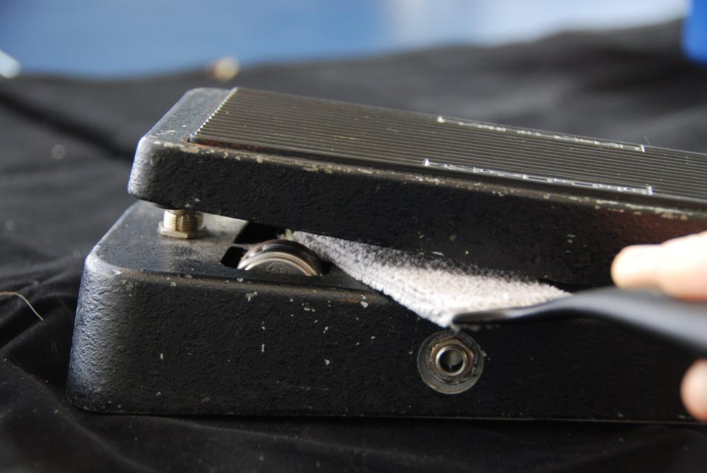 MUSIC NOMAD The Nomad Tool MN205 for stringed instrument maintenance