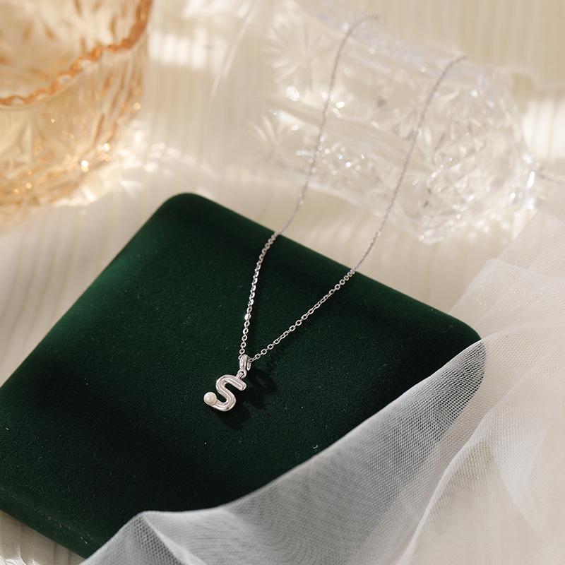 Banyan Tree S925 Silver Alphabet Pendant Necklace - Minimalist Clavicle Chain for Women, Fashionable and Versatile.