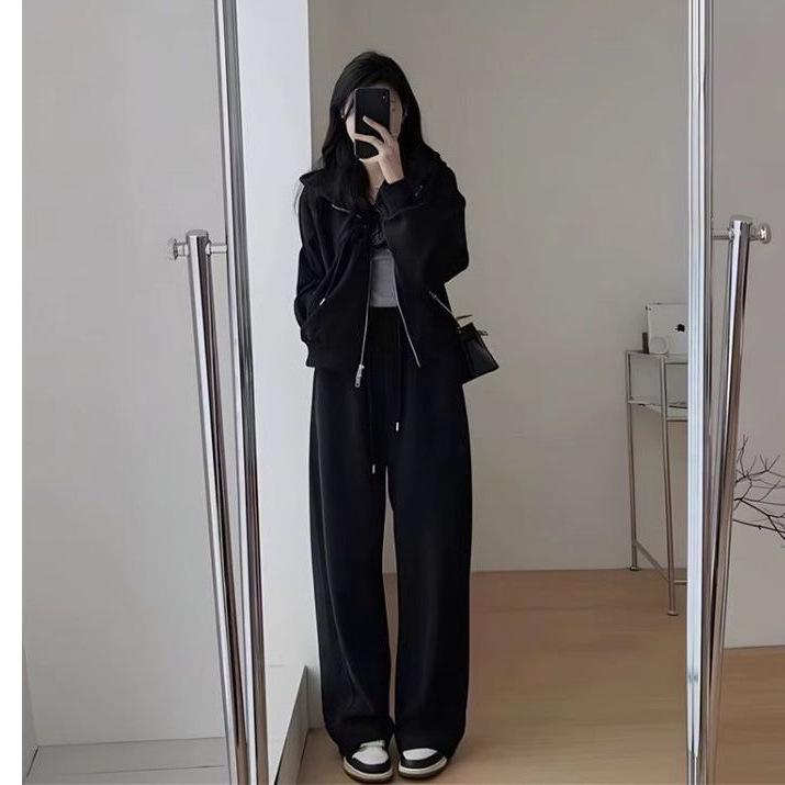 Plus Size Women's Autumn Sportswear Set - Fashionable Slimming Two-Piece Suit (Fits Up to 200 lbs).