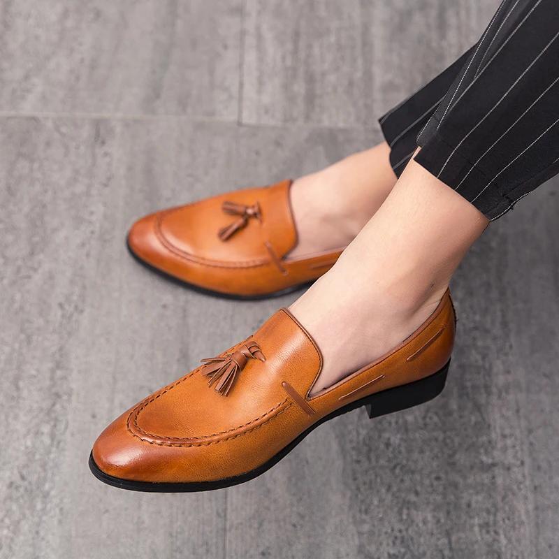 Fashion 2025 New Men Leather Shoes Pointed Toe Formal Dress Shoes Slip On Men Loafer Tassel Shoe Zapatos Hombre