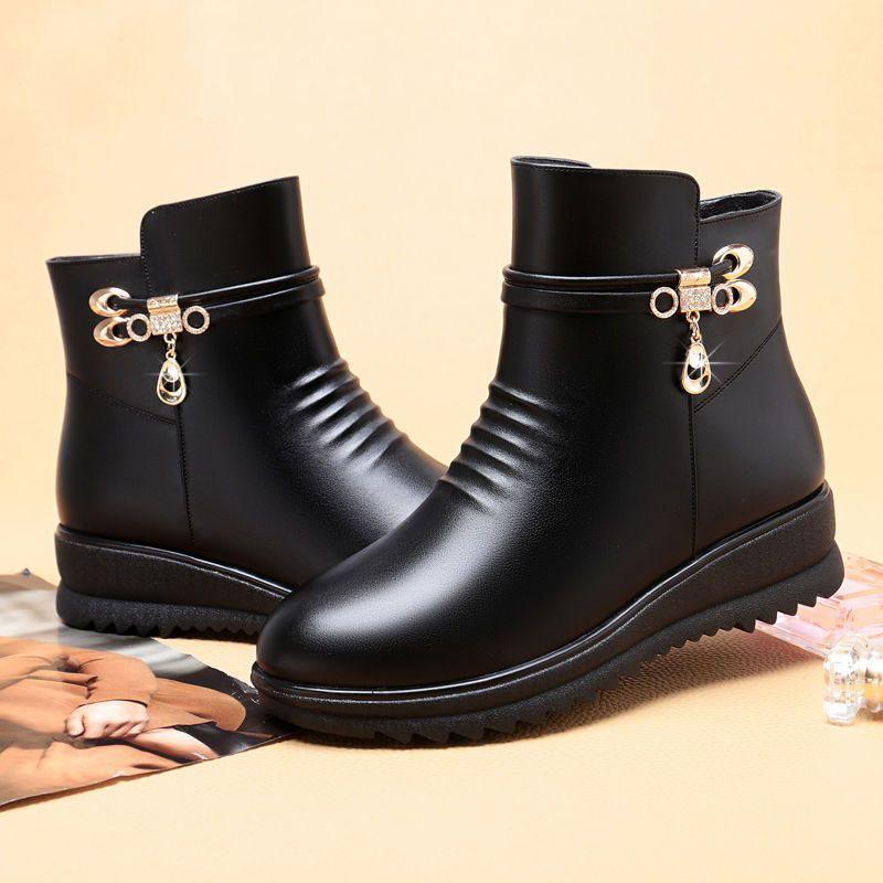 Hřejivé protiskluzové boty z měkké kůže: Zimní bavlněné boty pro ženy středního až staršího věku