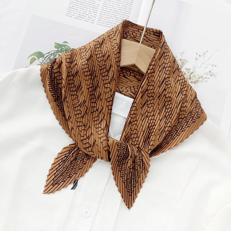 Retro Color Block Crinkled Square Scarf - 70cm Pleated Neckerchief in Imitation Silk for Women