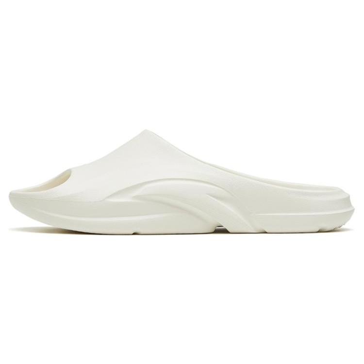 (WMNS) ANTA Fluffy Slippers White Women s 922326993-3 EU 38