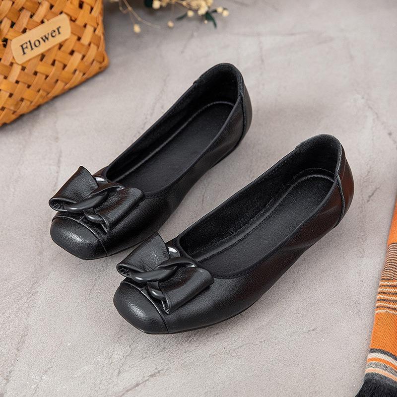 

Новые одинарные туфли женские весенние повседневные на плоской подошве из первого слоя коровьей кожи с мелким вырезом удобные на одну педаль для квадратных танцев туфли для мамы 37 чёрный